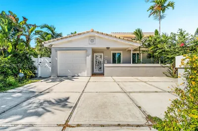 517 NE 2nd Pl 1