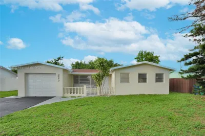 2640 NW 42nd Ter 1