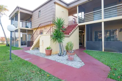8900 NW 38th Dr #7 1