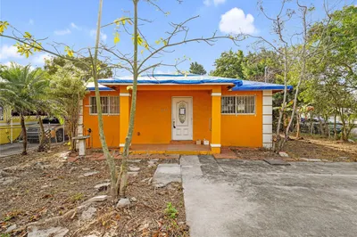 546 NW 8th Ave 1
