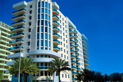 9201 Collins Ave #925 1