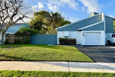 5028 NW 6th Street 1