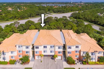 01_aerial-front_2106 Myrtlewood Circle E