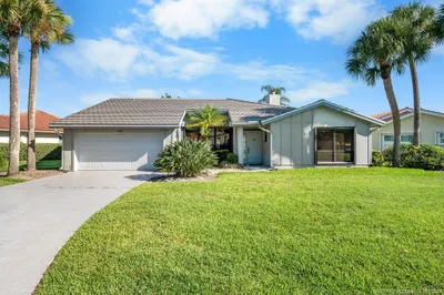 2386 SW Creekside Drive 1