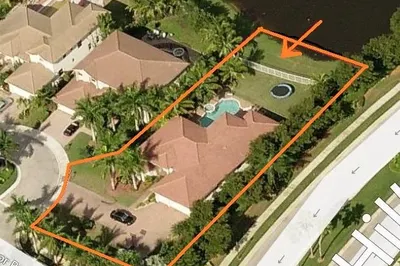 1913 Harbor Pointe Circle 1