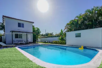 348 SW 30th Ave 1