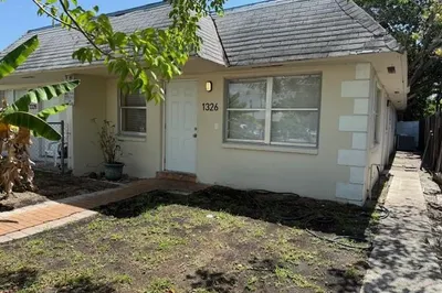 1326 NW 8th Ave