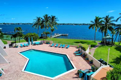 5200 N Flagler Drive #402 1