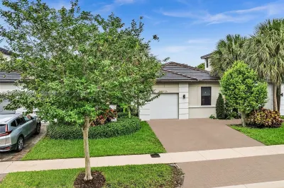 4936 Whispering Way 1