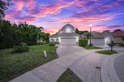 657 SW Munjack Cove 1