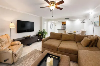 5160 Las Verdes Circle #103 1