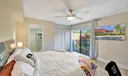 Main bedroom w/ bathroom onsuite / walk in closet