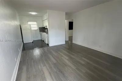 6300 Miramar Pkwy #4 1