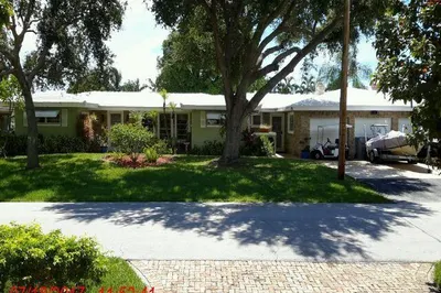 370 SE 14th Avenue 1