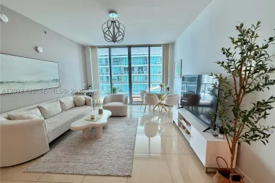 1111 SW 1st Ave #2215-N 1