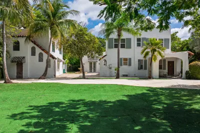 717 Forest Hill Boulevard 1