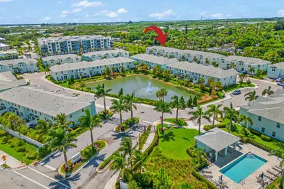 392 SE Sea Hunt Way 1