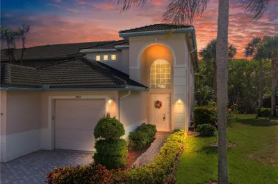 1557 SE Prestwick Lane #4D 1
