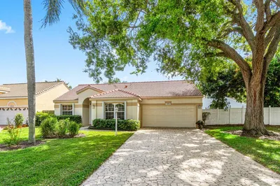 1091 Roble Way 1