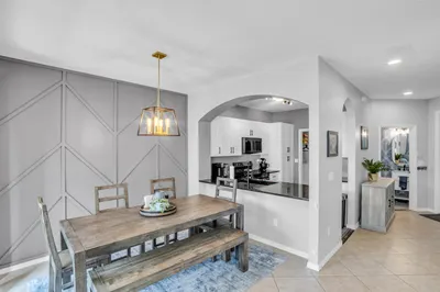 4947 Grinnel St-8