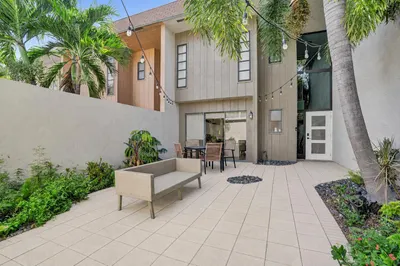 4799 NW 9th Avenue 1