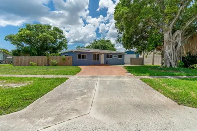 1446 W Drew Street 1