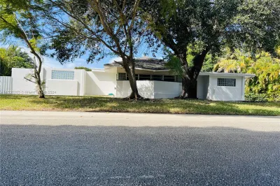 18490 SW 83rd Ave 1