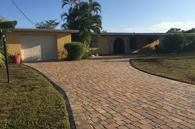 406 SE Naranja Avenue 1