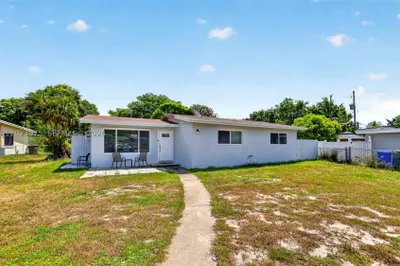 1524 NW 12th Ter 1
