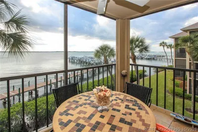 4680 NE Sandpebble Trace #305 1