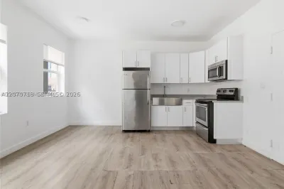 402 NW 12th Ave #207 1