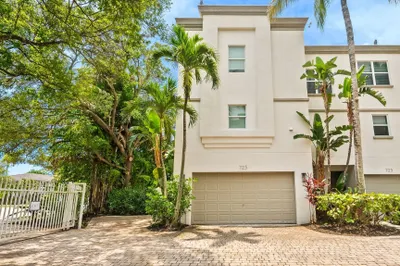 725 SW 4th Avenue 1