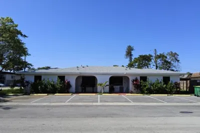 5201 NW 18th Court 1