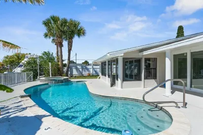 5801 Riverside Dr #104B3 1