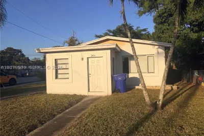 2431 NW 9th St 1
