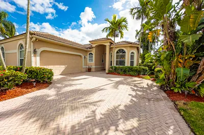 5088 Ventura Drive 1
