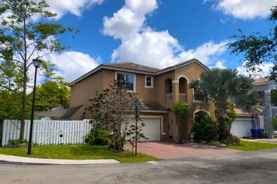 3775 SW 50th Street 1