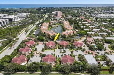 28 Uno Lago Drive 1