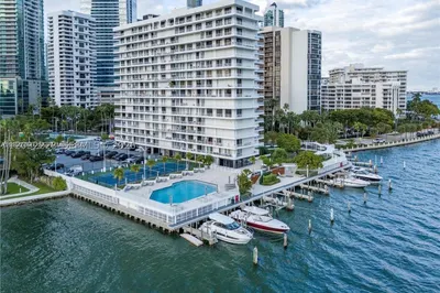 200 SE 15th Rd #4K 1