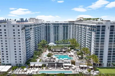 2301 Collins Ave #414 1