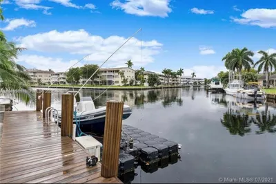 455 Golden Isles Dr #308 1