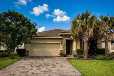 2071 NW Golden Oak Trail 1