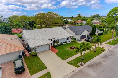 5030 Marina Cir 1