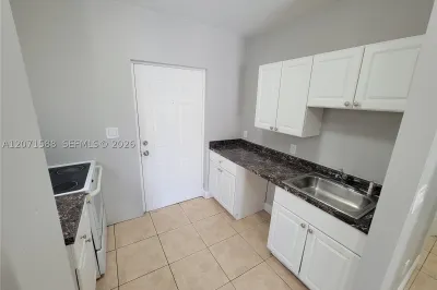 1740 NW 1st Pl #3 1