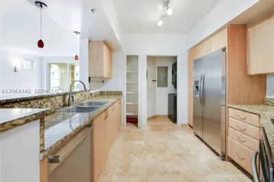 151 Michigan Ave #525 1