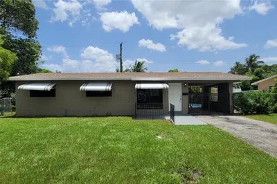 2420 SW 6th St 1