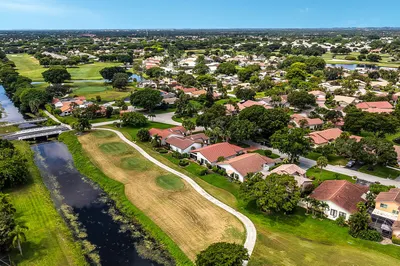 5569 Lakeview Mews Drive 1