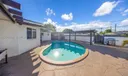 490 W 33rd Pl Photo