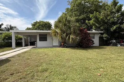1525 NW 18th Ct 1