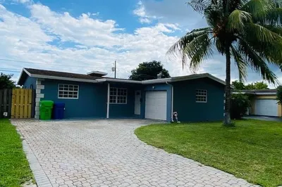 7750 Sunset Strip 1